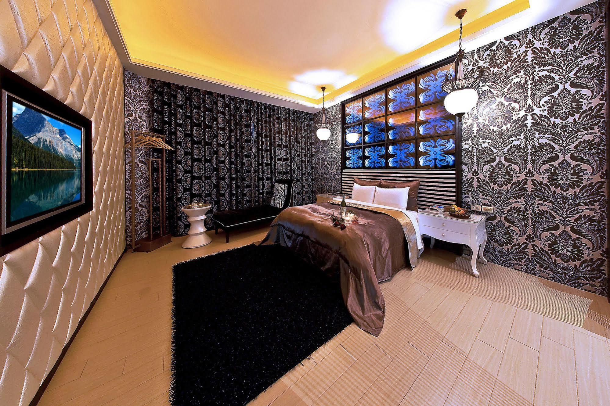 Sasha Motel Taichung Exterior foto
