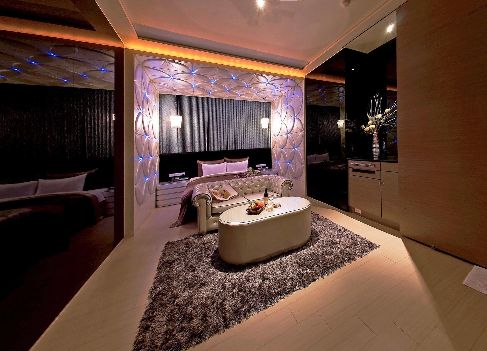 Sasha Motel Taichung Exterior foto