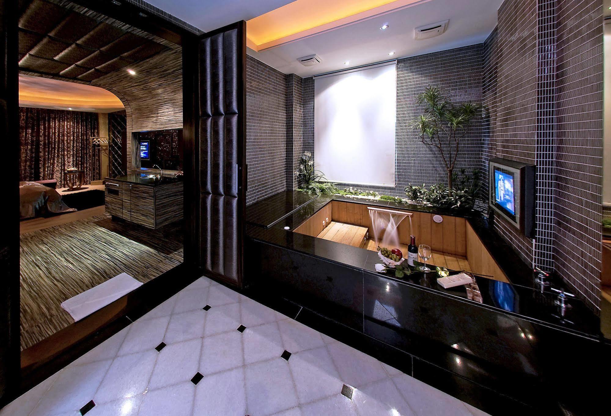 Sasha Motel Taichung Exterior foto