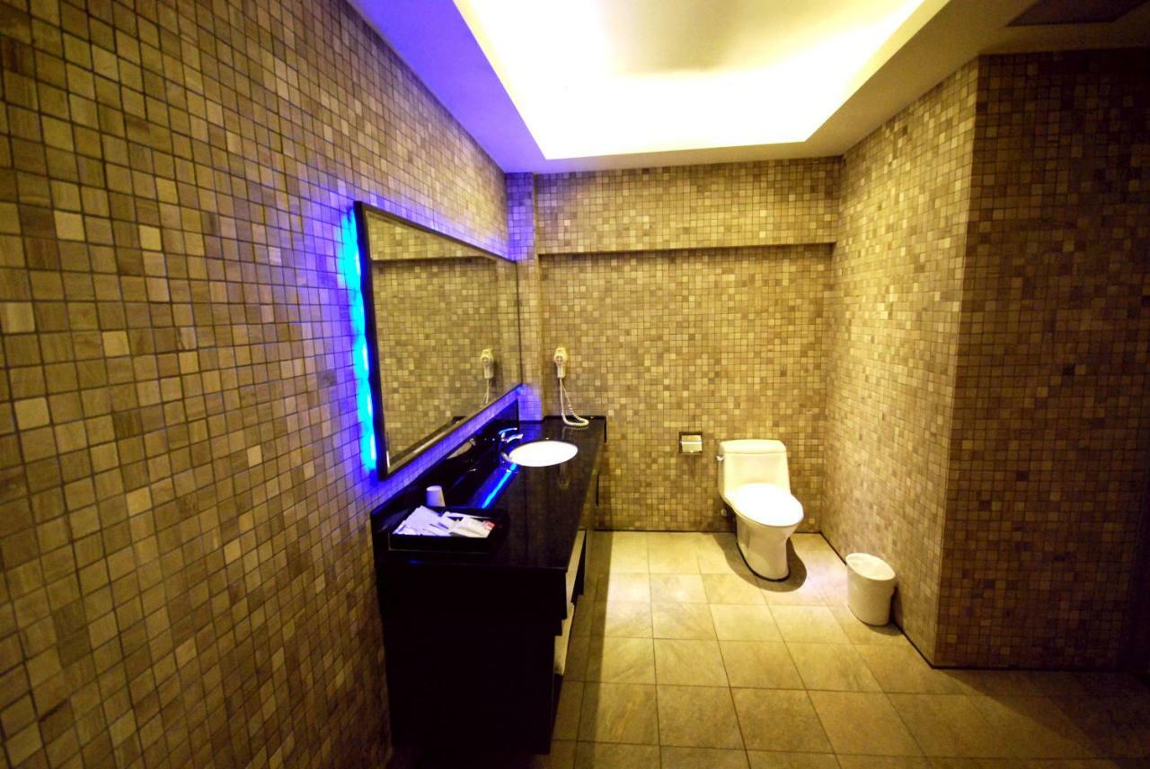 Sasha Motel Taichung Exterior foto
