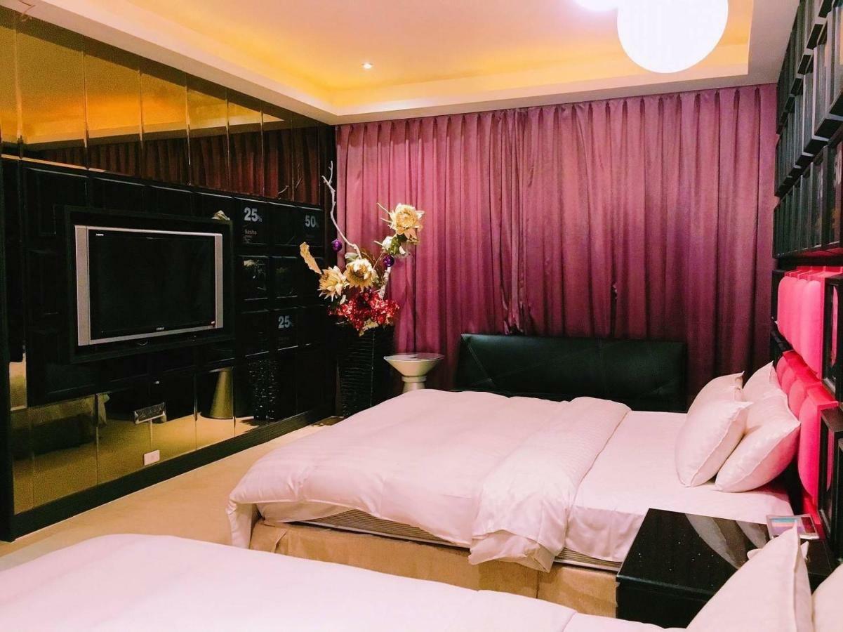 Sasha Motel Taichung Exterior foto