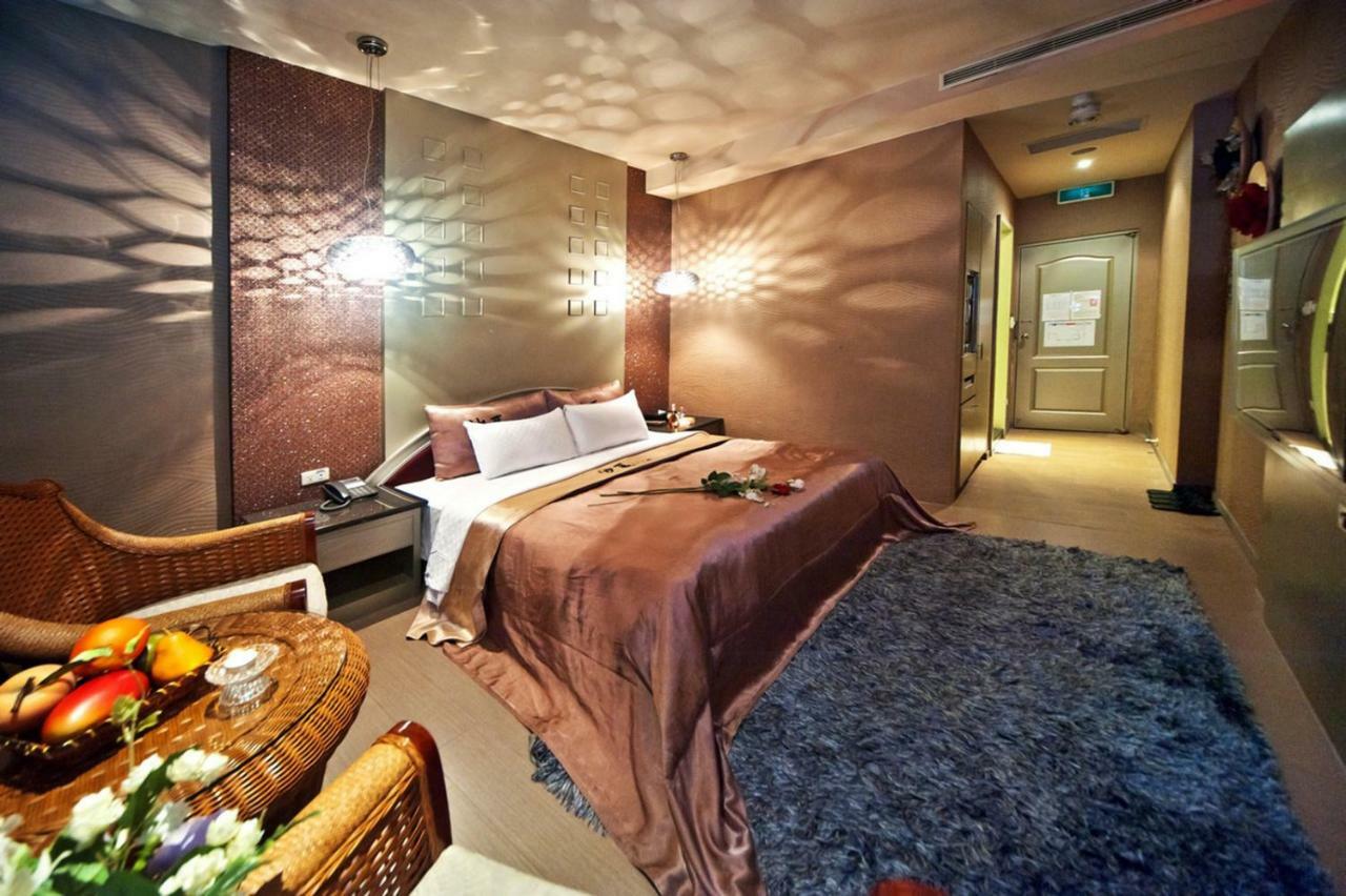 Sasha Motel Taichung Exterior foto