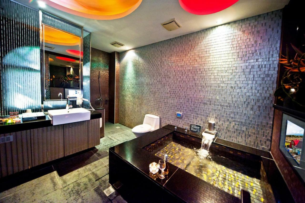 Sasha Motel Taichung Exterior foto