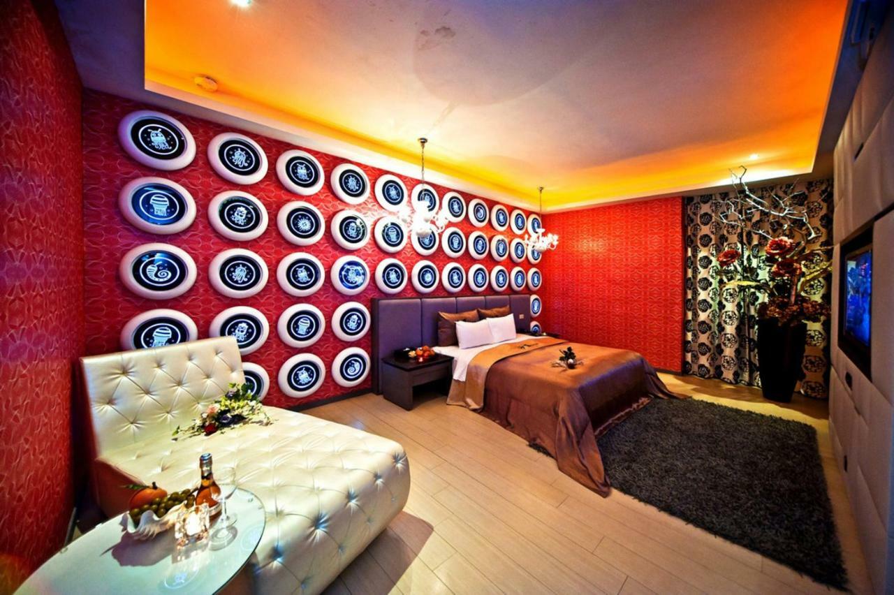Sasha Motel Taichung Exterior foto